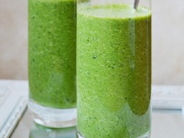 Osviežujúci uhorkový drink